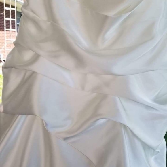 Wedding Dress - Picture 7 of 8